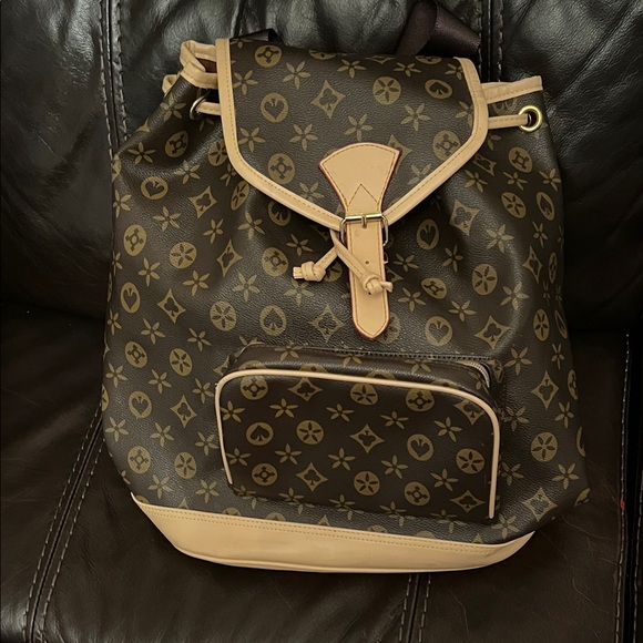 Beautiful Brown and Tan Backpack - Good Condition!! - Picture 1 of 8